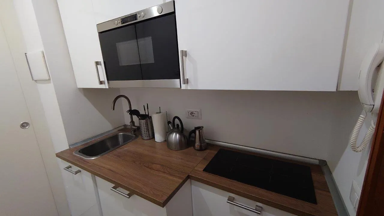 Monolocale In Corso Porta Nuova Apartment Milan 0*,  Italy